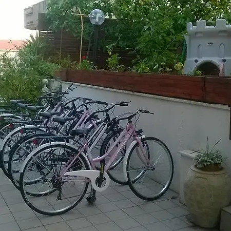 Casa Antonelli --- Inclusa -- Frühstückspension San Benedetto del Tronto